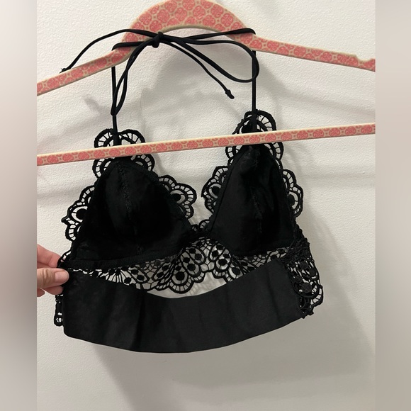 💥2/15$💥 Urban Outfitters Bralette - Picture 2 of 3